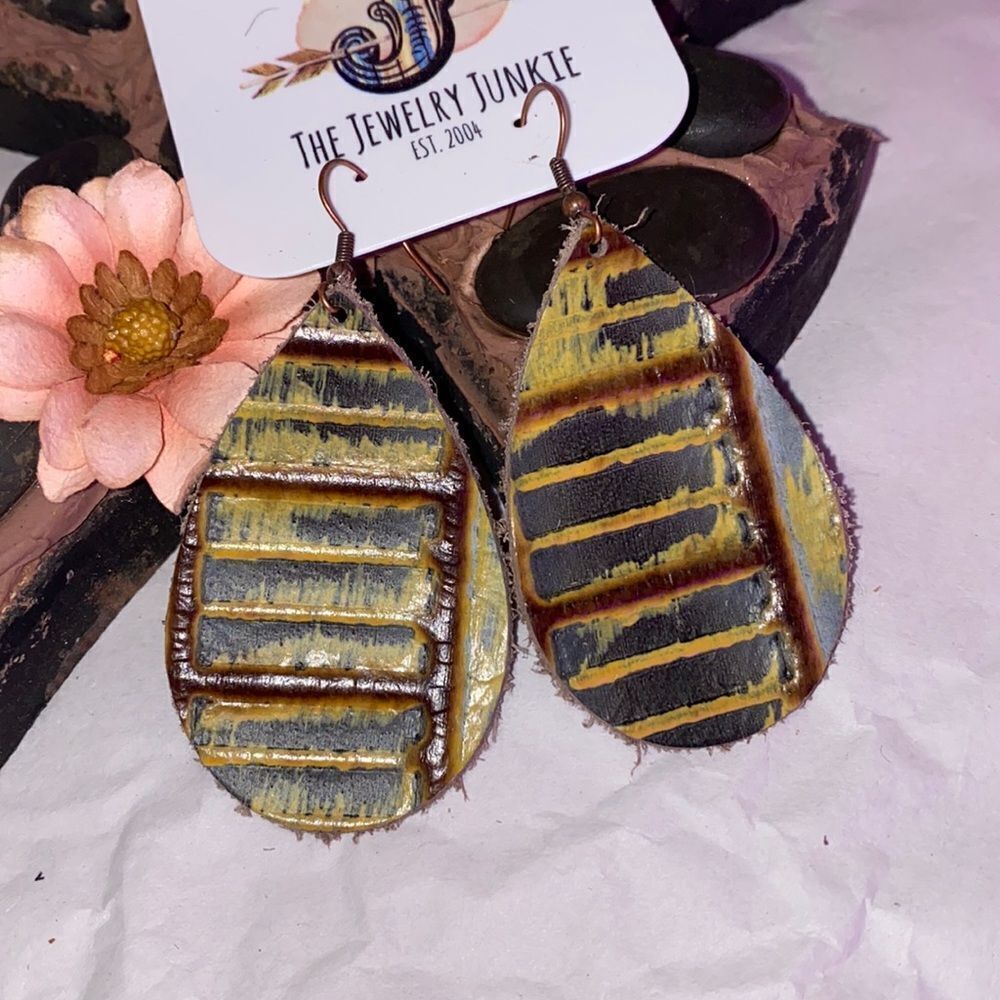 Leather Oval Earrings 